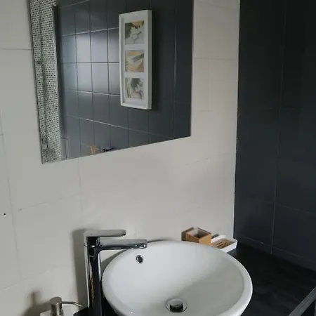 펜션 The Violet House 코스타노바