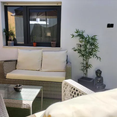 The Violet House * 코스타노바