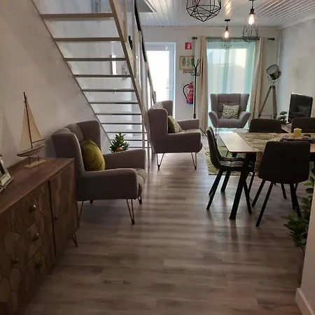 펜션 The Violet House *